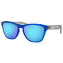 Oakley Frogskins™ XS (Youth Fit) sunglasses Matte Translucent Sapphire frame Prizm Sapphire lens