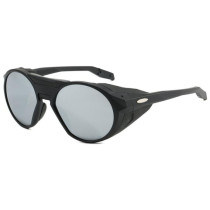 Oakley Men's OO9440 Clifden Sunglasses Black Frame Grey lenses