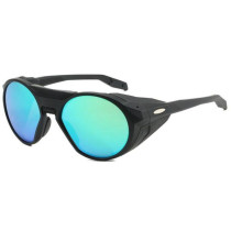 Oakley Men's OO9440 Clifden Sunglasses Black Frame Green lenses
